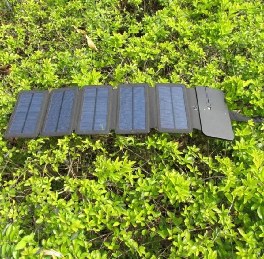Compact Outdoor 8W folding solar charger Direct charging collapsible solar package Off-road emergency mobile power supply - ProTrendyz