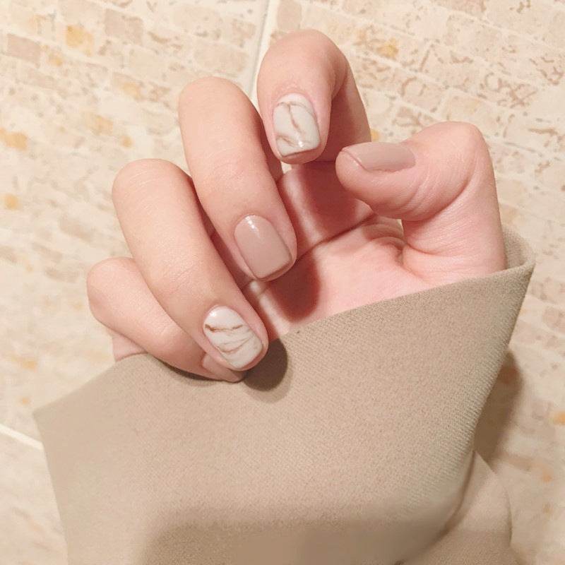 Light khaki smudge false nails - ProTrendyz