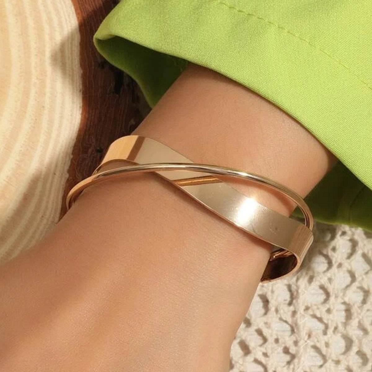 Creative Simple Temperament Lady Twisted Hip Hop Style Bracelet - ProTrendyz