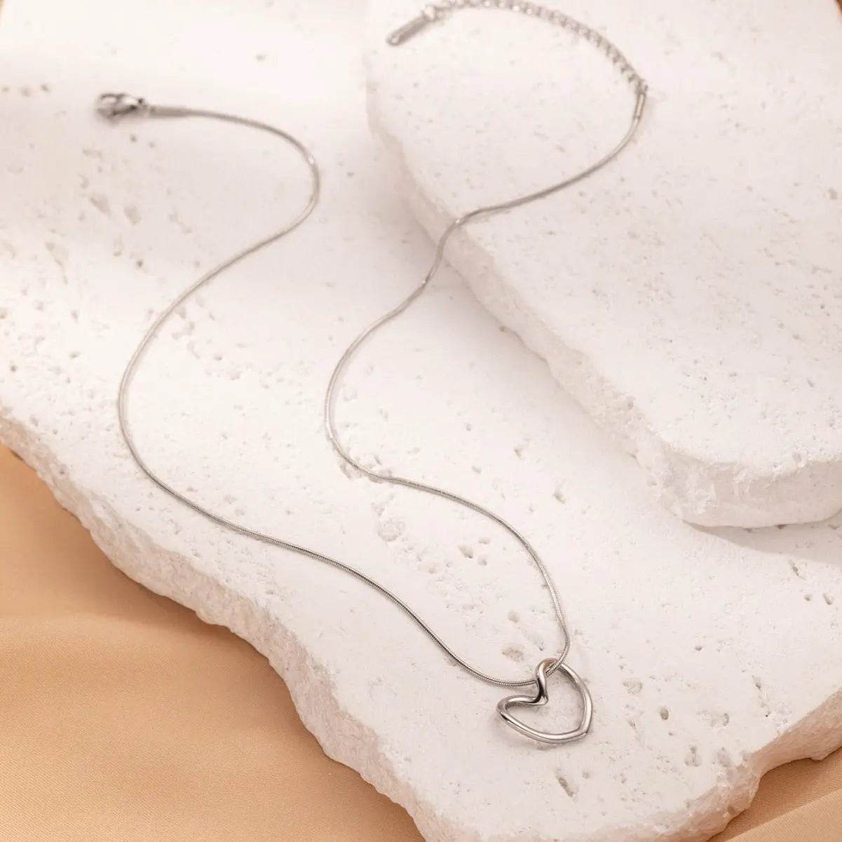 Fashion Jewelry Tainless Steel Twist Hollow Heart Pendant Necklace For Women Spicy Girls Simple Clavicle Chain Jewelry Gift - ProTrendyz