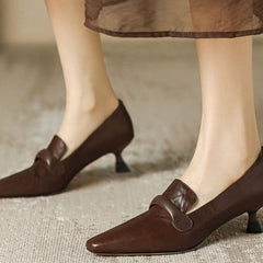 2025 New Retro French Style Minimalist Elegant High-End Niche Shoes, Women's Pointed Toe Stiletto Low Heel Plus Size Single Shoes